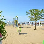 Luna Hotel 4*