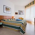Luna Hotel 4*