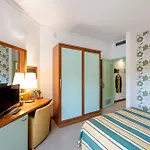 Luna Hotel 4*