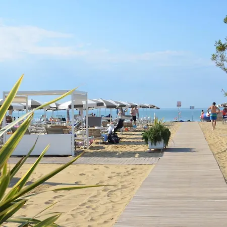 Luna 4* Μπιμπιόνε