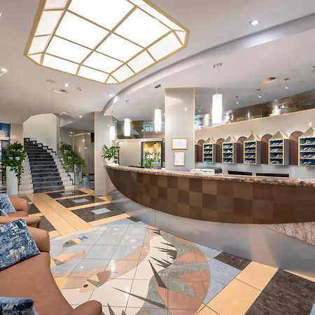 Luna Hotel 4*