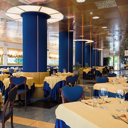 Hotel Luna 4*