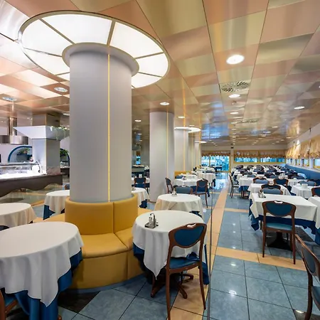 Luna فندق بيبيوني